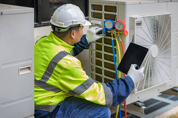 Professional Hvac Maintenance technician working in Saint Hedwig, TX